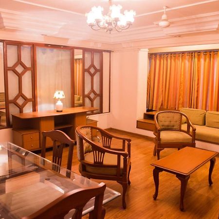 Livewel Serviced Apartments Bombaim Exterior foto