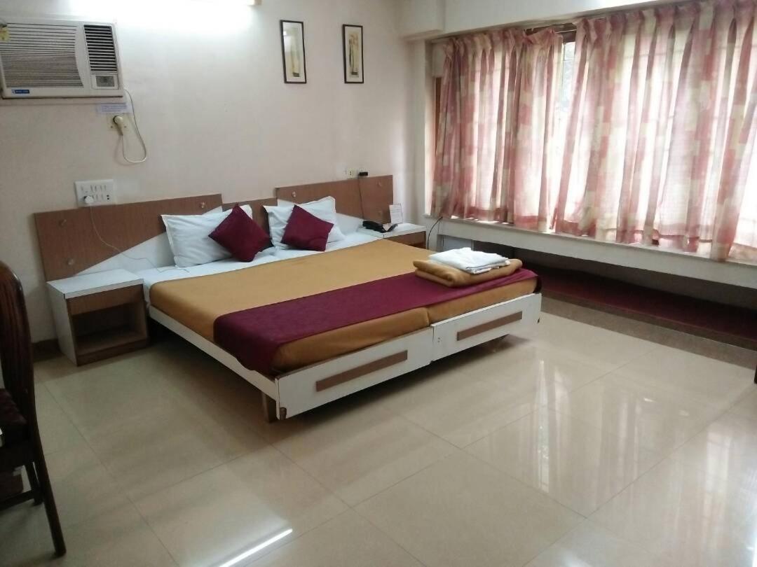 Livewel Serviced Apartments Bombaim Exterior foto