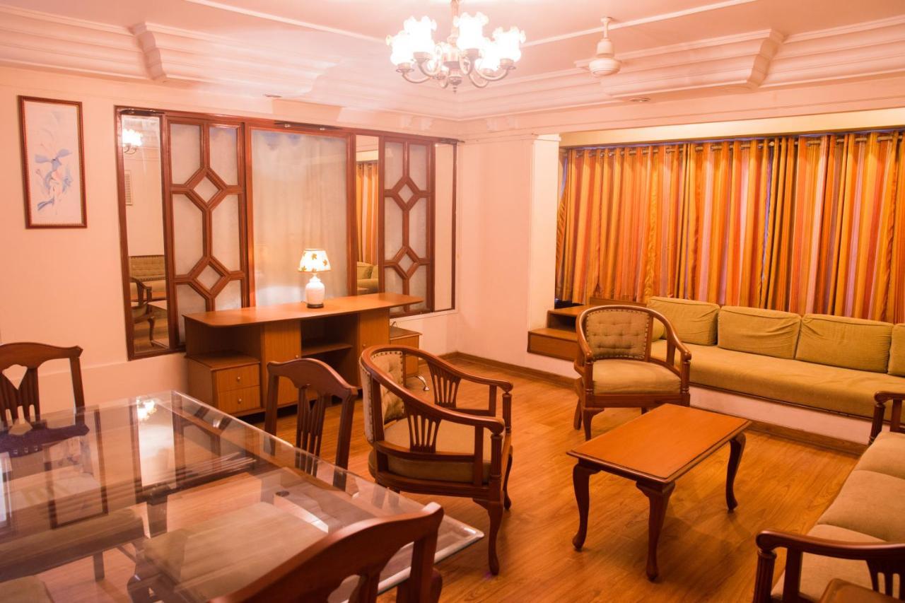 Livewel Serviced Apartments Bombaim Exterior foto